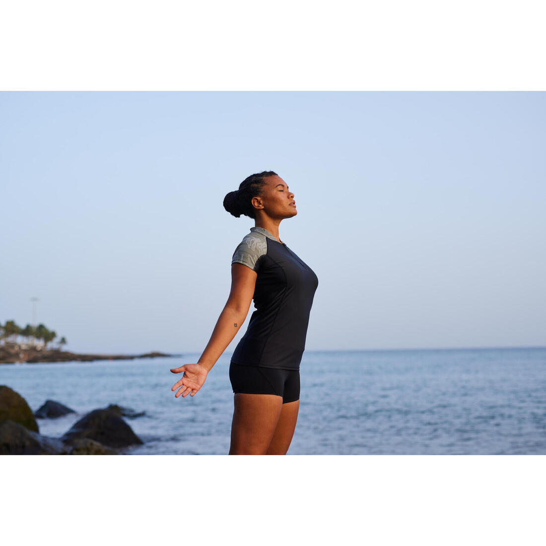 DECATHLON Women’s short-sleeved top for aquagym and aquafitness black lia khaki | Swimsuit top DECATHLON Women’s short-sleeved top for aquagym and aquafitness black lia khaki | Swimsuit top