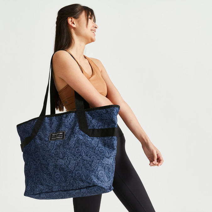 





The sport tote with a graphic print: a must-have for your fitness kit., photo 1 of 2
