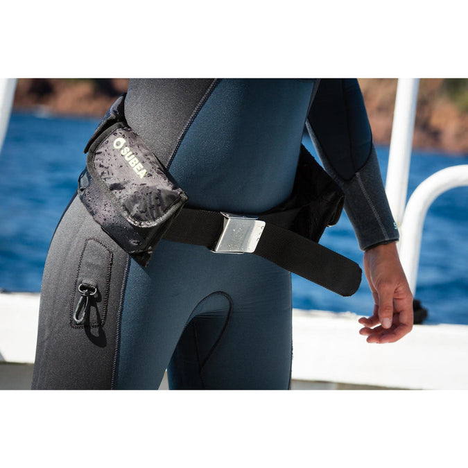 Scuba diving outlet belt